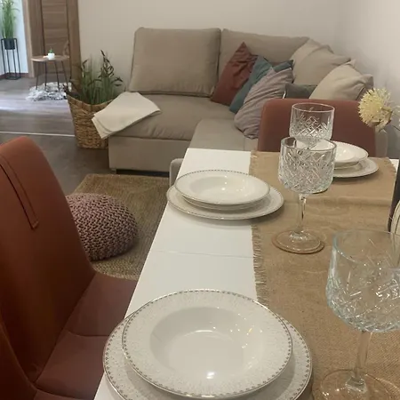 Julia - One Bedroom 3 Apartment *