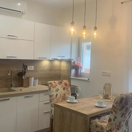 Julia - One Bedroom 3 Apartman Biograd na Moru