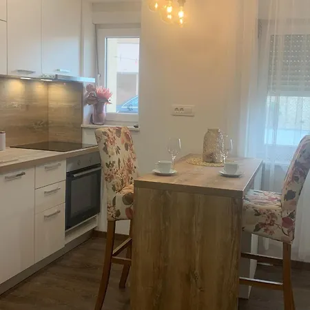 Lägenhet Julia - One Bedroom 3 Biograd Na Moru